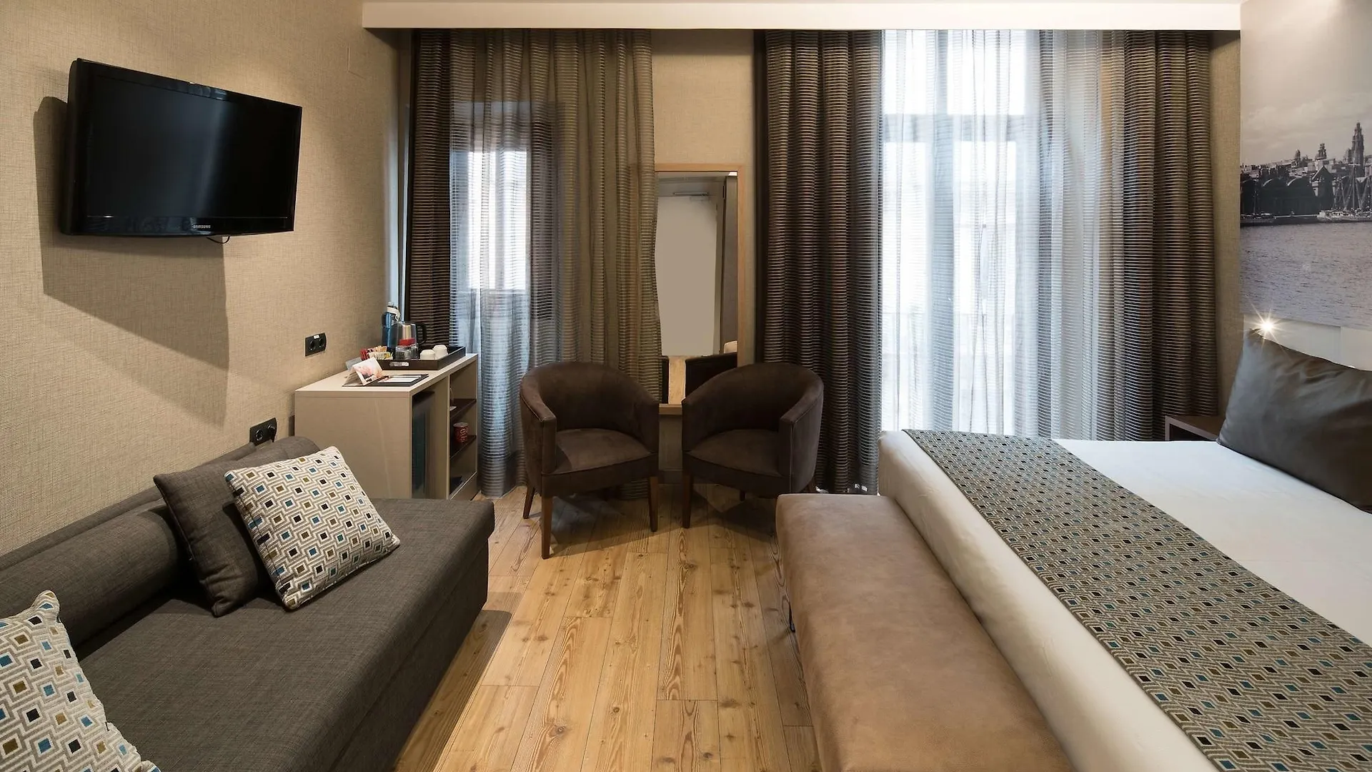 Catalonia Born Otel Barselona 4*,